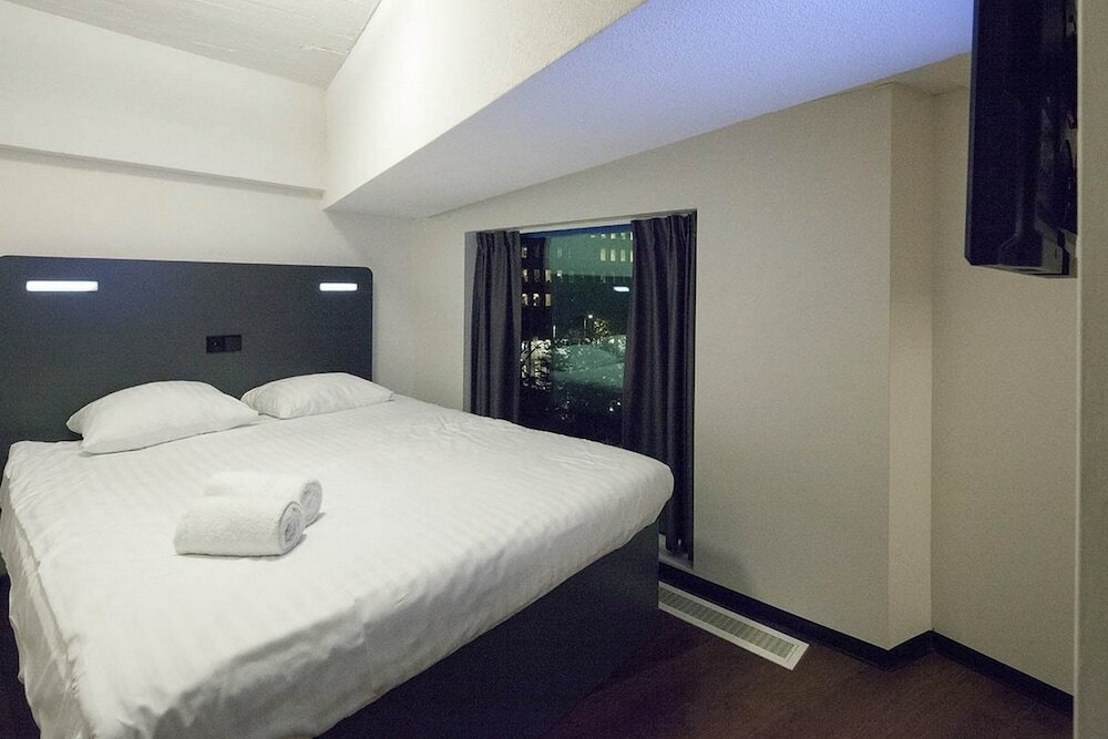 Фото EasyHotel Rotterdam City Centre