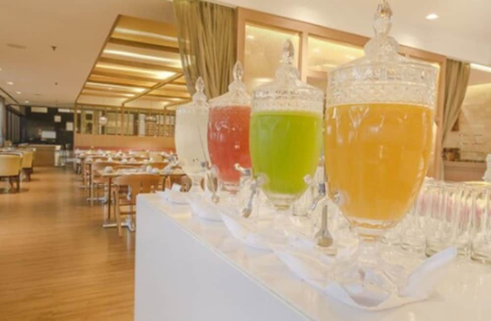 Фото Hotel Gran Marquise