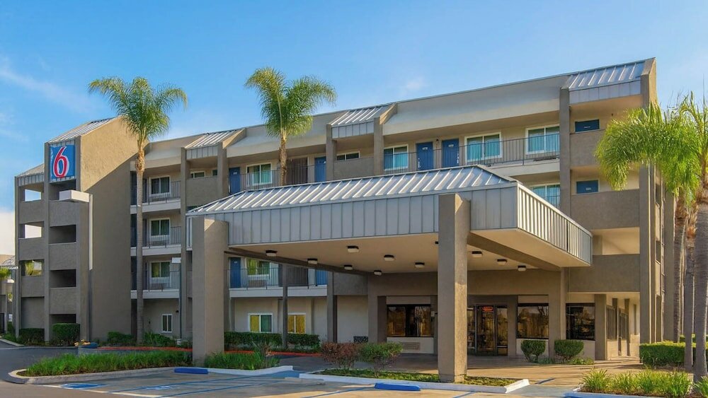 Фото Motel 6 Anaheim Maingate