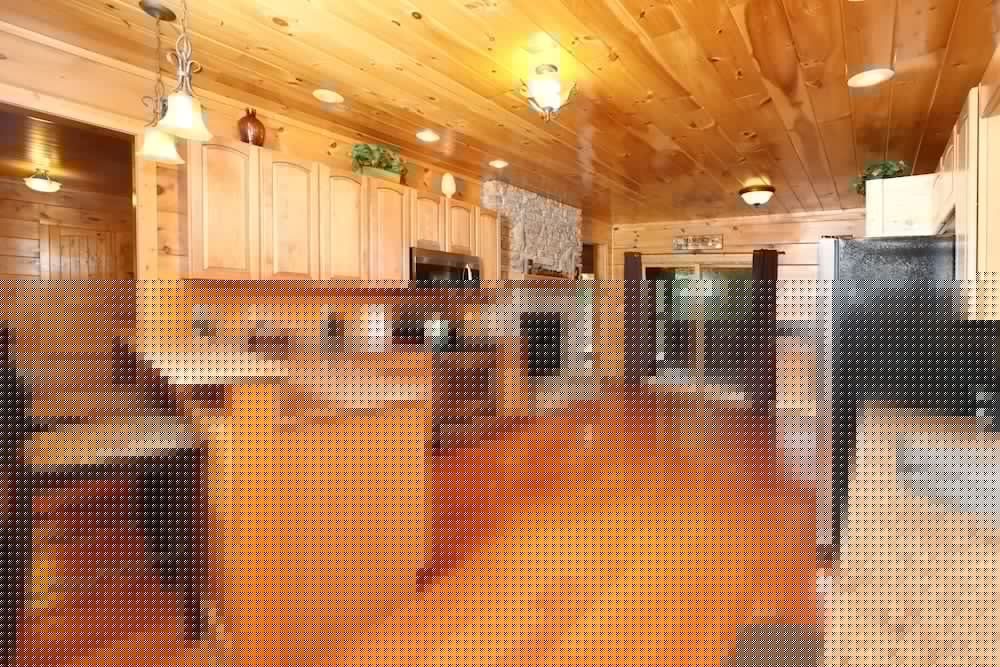 Фото Majestic Manor - Five Bedroom Cabin