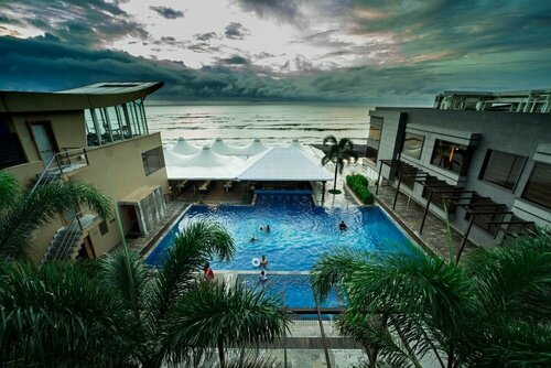 Гостиница The Gold Beach Resort в Дамане