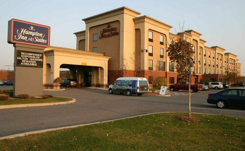 Гостиница Hampton Inn & Suites by Hilton Montreal-Dorval в Дорвале