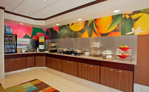 Гостиница Fairfield by Marriott Inn & Suites Detroit Metro Airport Romulus в Кантоне