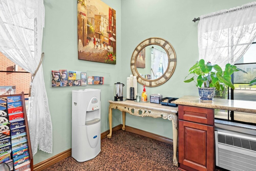 Фото Howard Johnson by Wyndham Pasadena