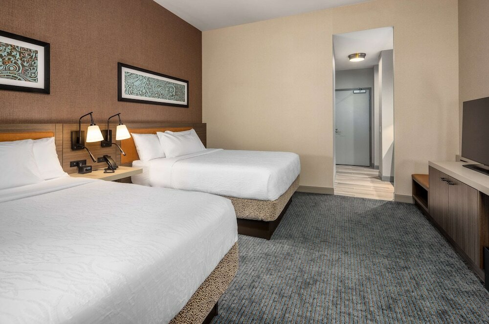 Фото Hilton Garden Inn Chicago Central Loop