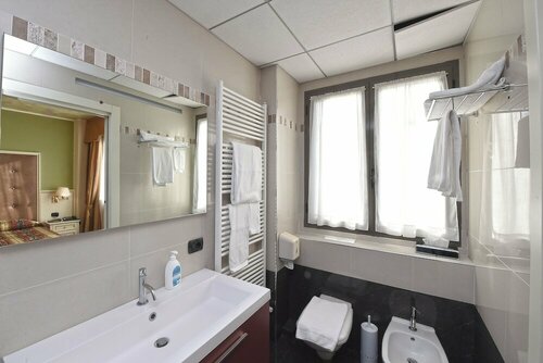 Гостиница Hotel La Bussola в Новаре