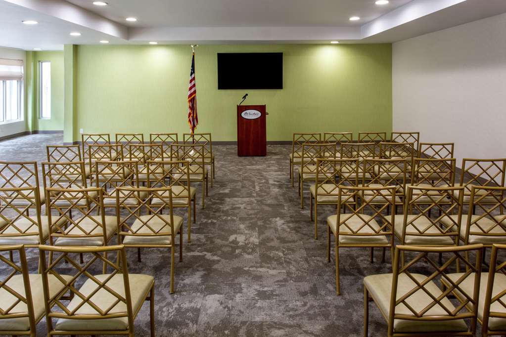 Фото Hilton Garden Inn New York/Staten Island