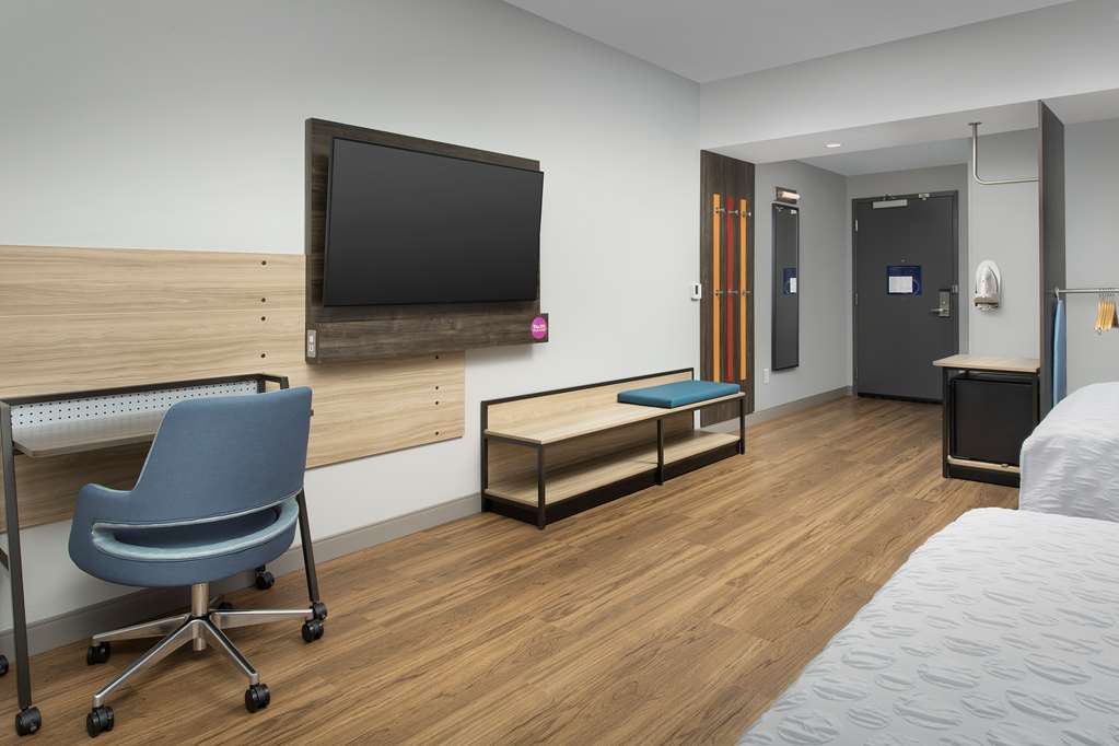 Фото Tru by Hilton Charlotte Airport Lake Pointe