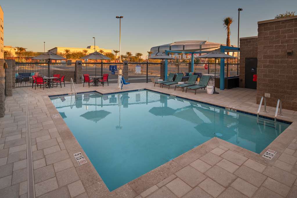 Фото Tru by Hilton Phoenix Glendale Westgate, Az
