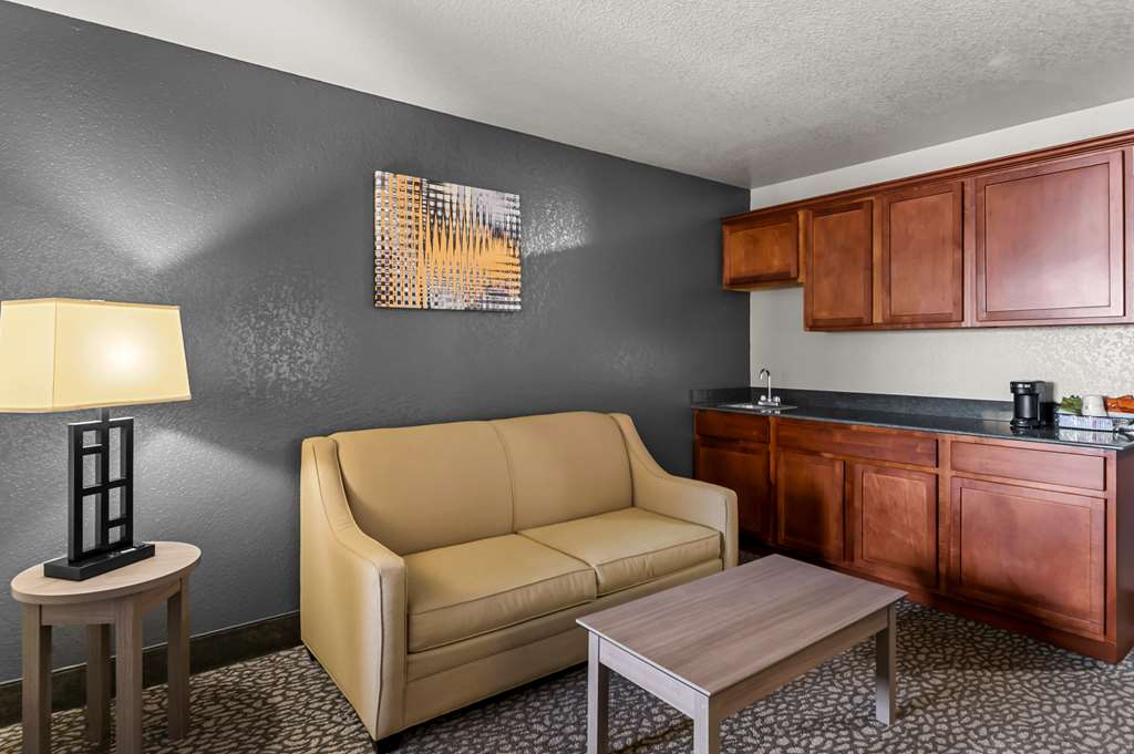 Фото Best Western Sherwood Inn & Suites