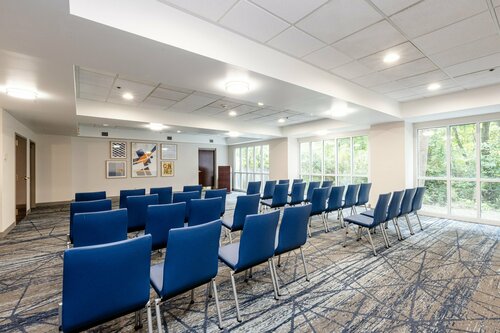 Гостиница Holiday Inn Express & Suites Charleston-Ashley Phosphate, an Ihg Hotel в Норт-Чарлстоне