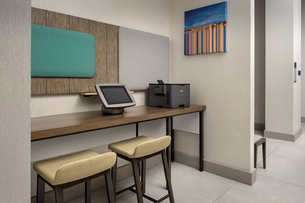 Фото Hilton Garden Inn Orlando Downtown