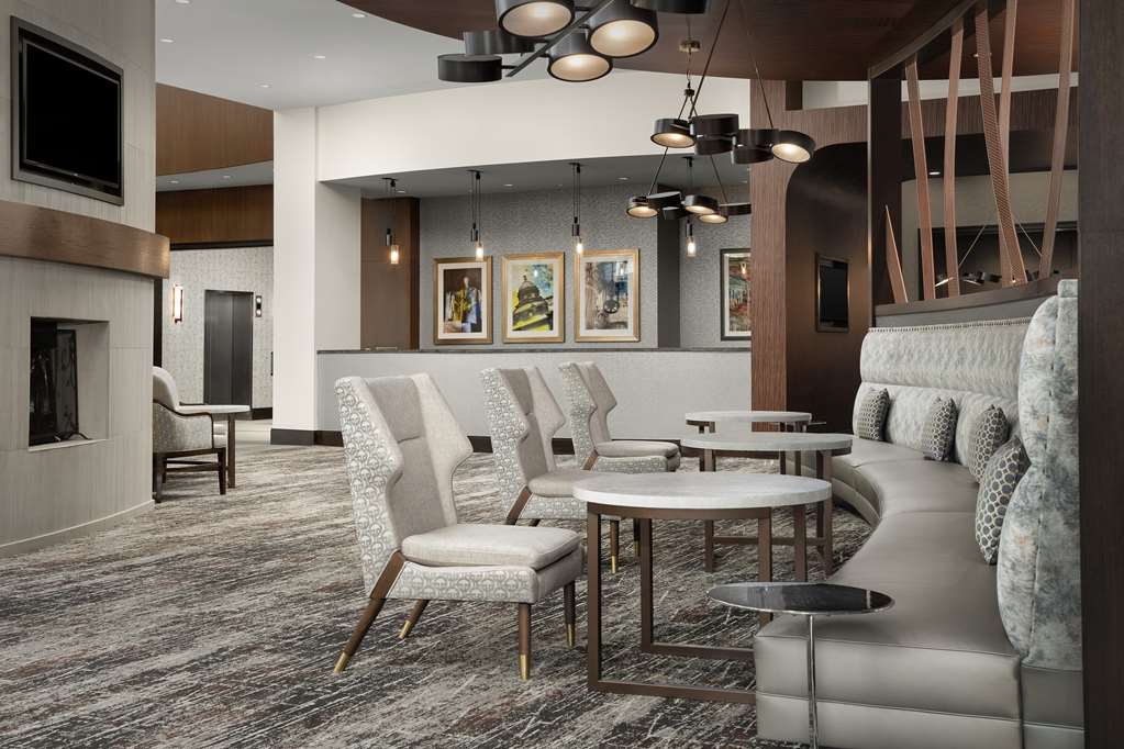 Фото Embassy Suites Springfield