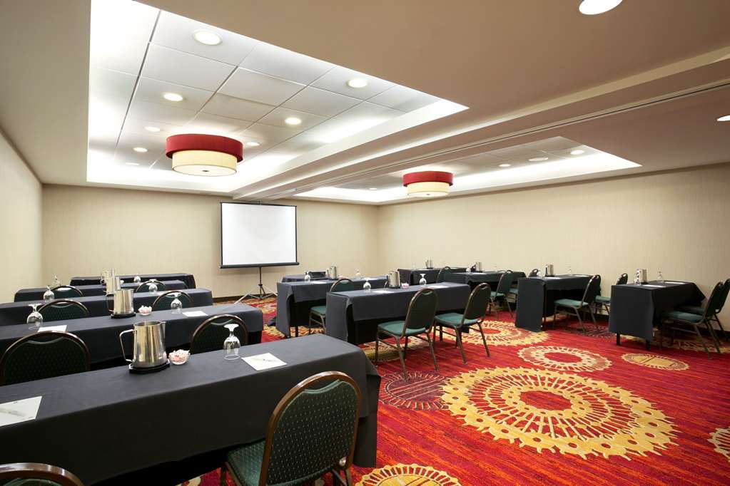 Фото Embassy Suites by Hilton Cleveland Beachwood