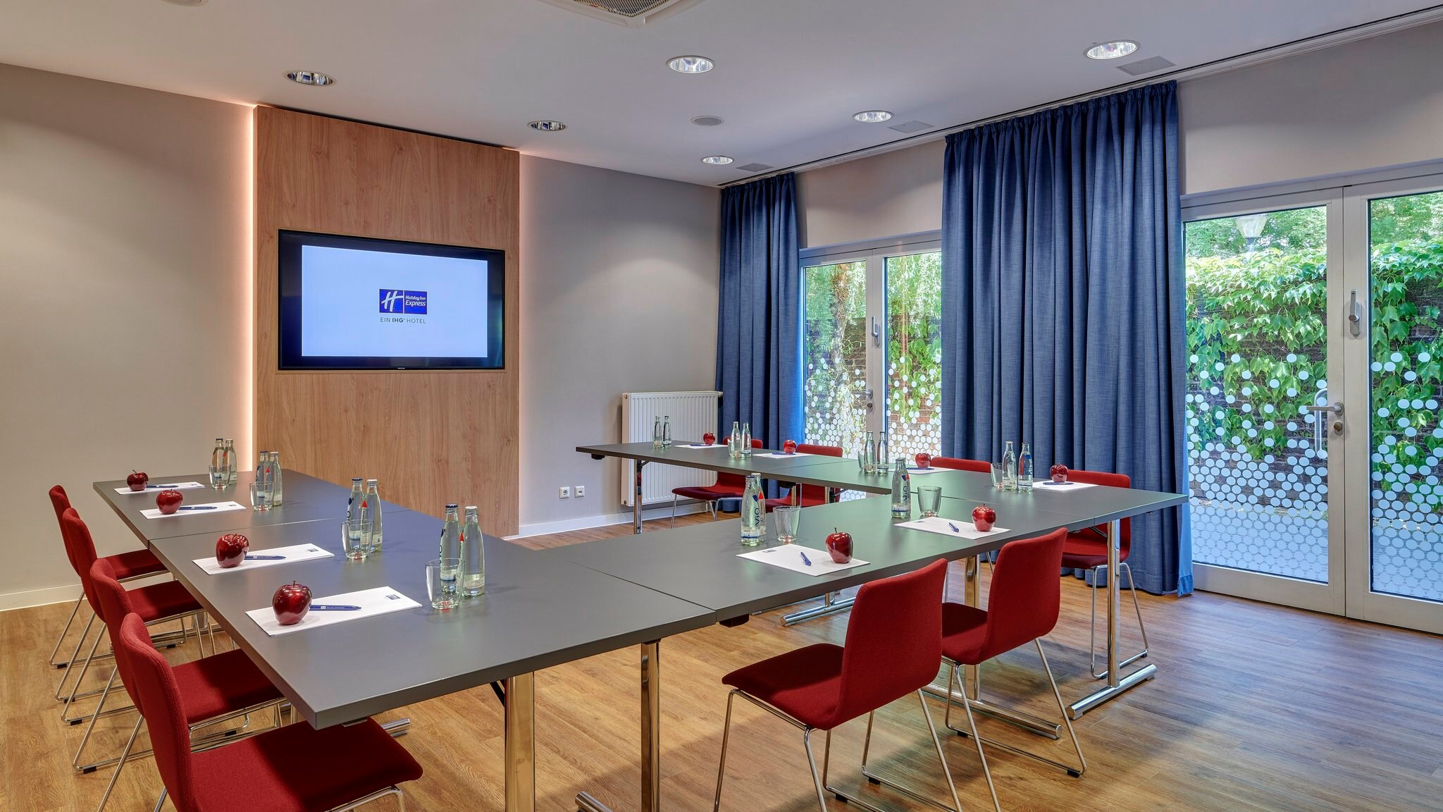 Фото Holiday Inn Express Cologne Mulheim