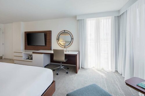 Гостиница Doubletree by Hilton Deerfield Beach - Boca Raton в Корал Спрингс