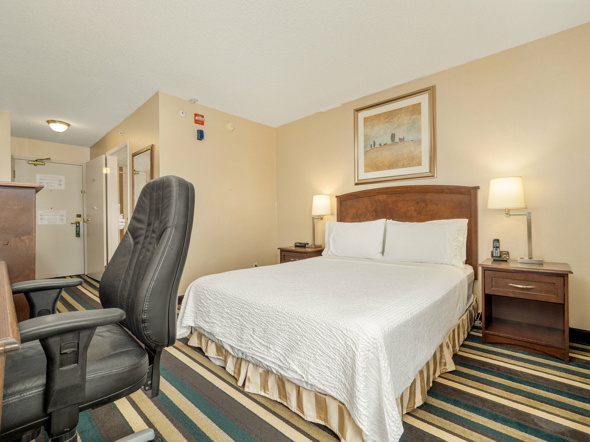 Фото Holiday Inn Conference Ctr Edmonton South