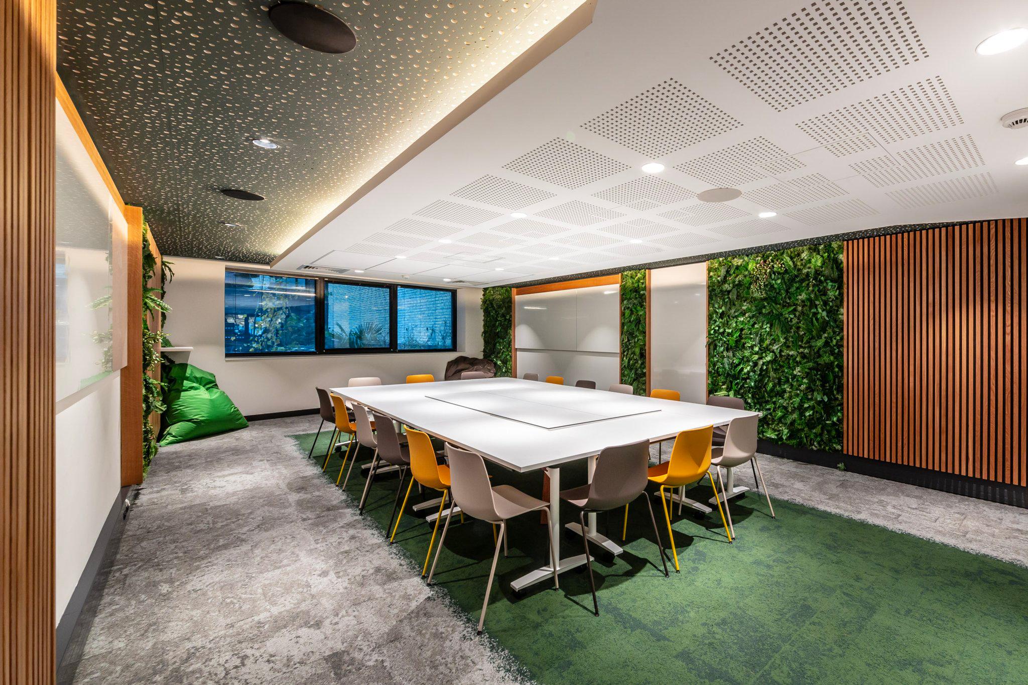 Фото Voco Strasbourg Centre The Garden, an Ihg Hotel