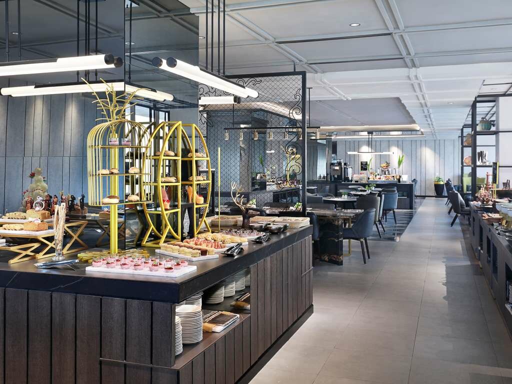 Фото Movenpick Surabaya City