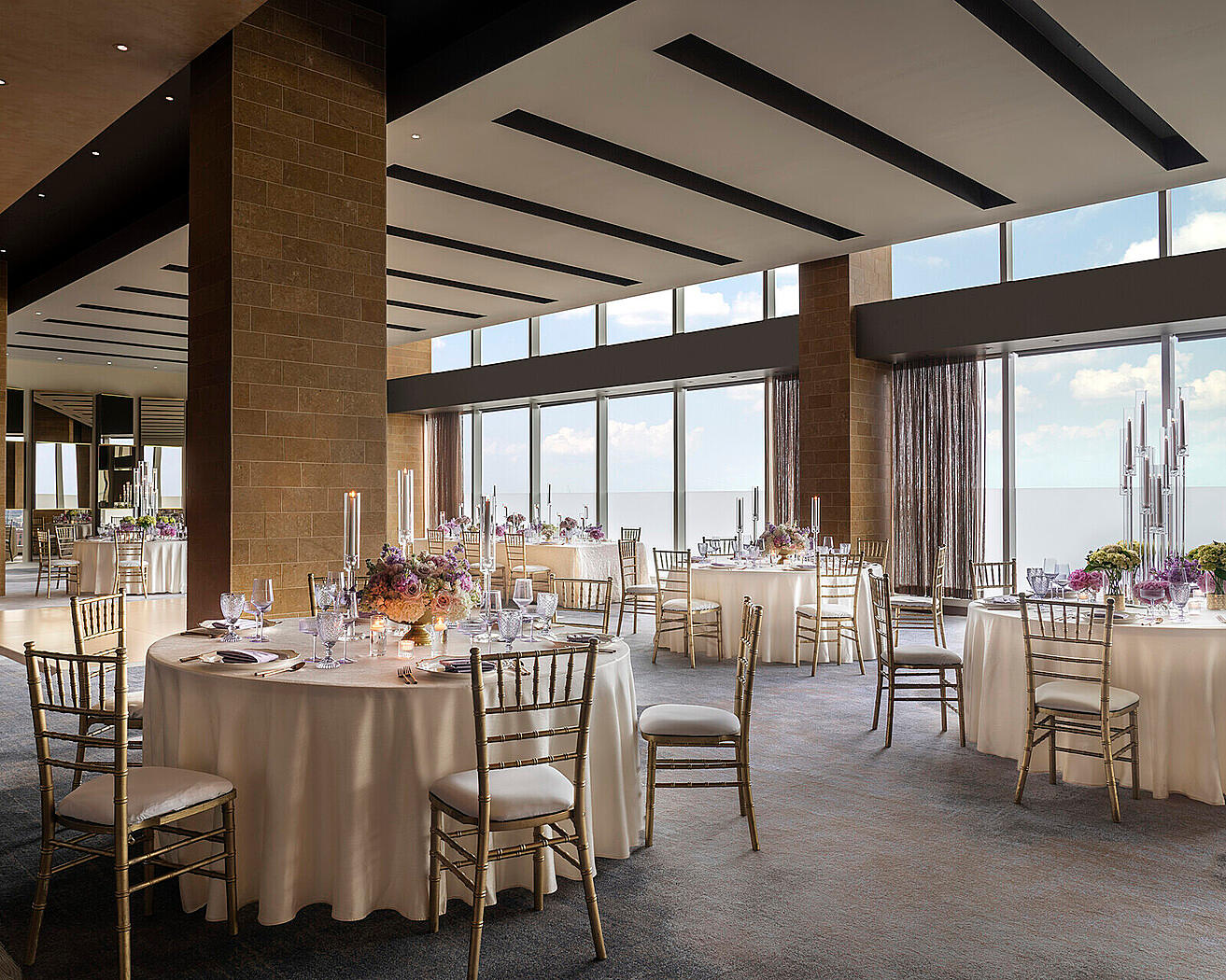 Фото Four Seasons Hotel St Louis