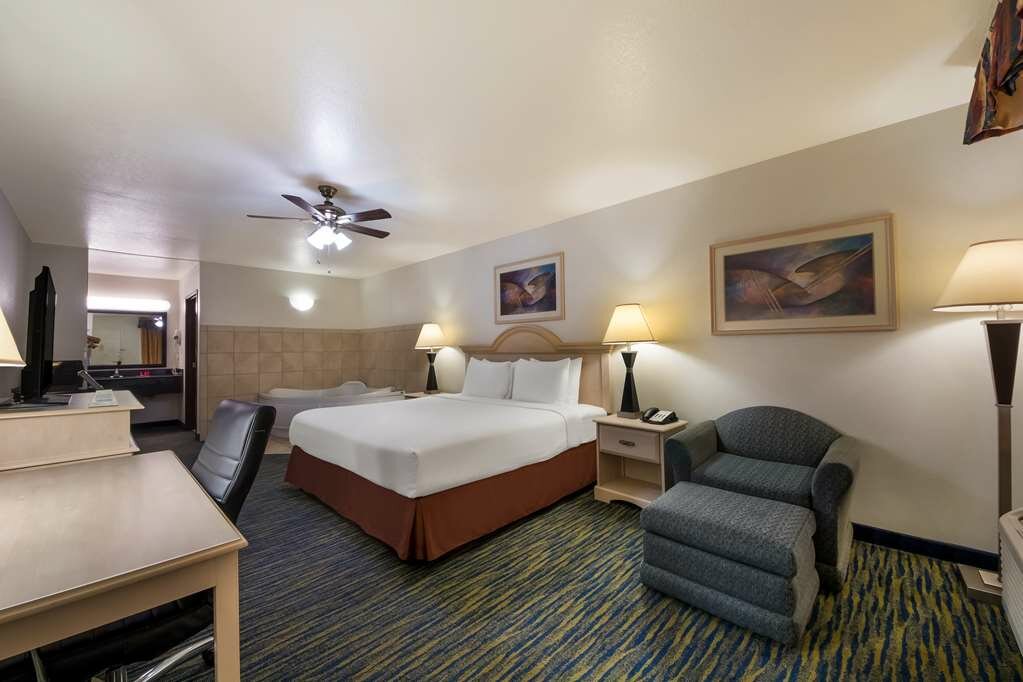 Фото SureStay Hotel by Best Western Falfurrias