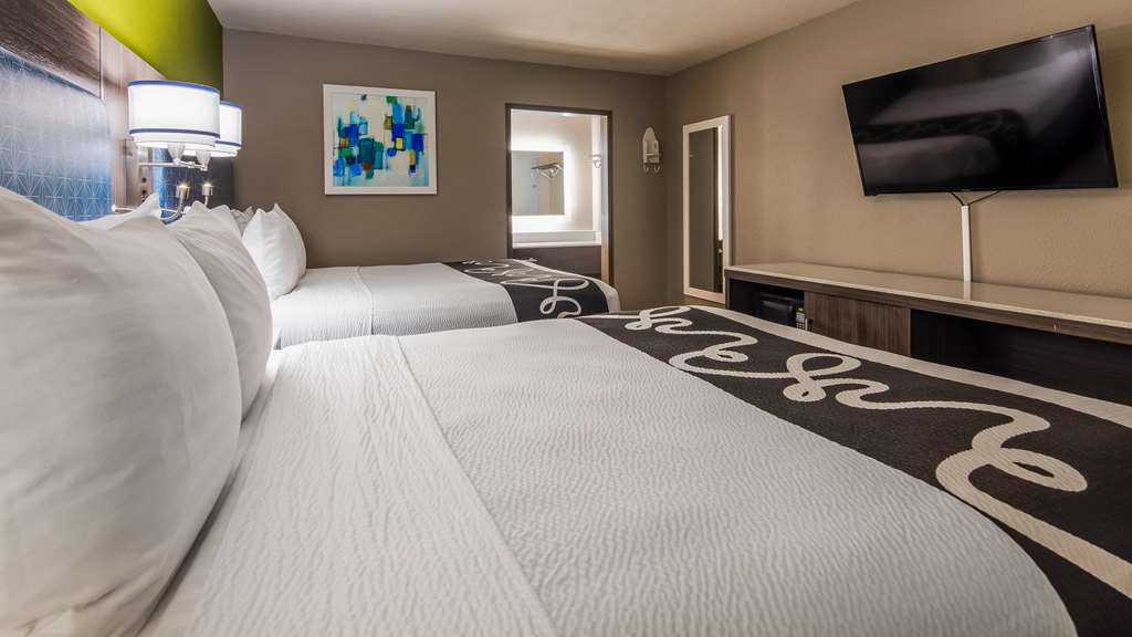 Фото SureStay Plus Hotel by Best Western Point Richmond
