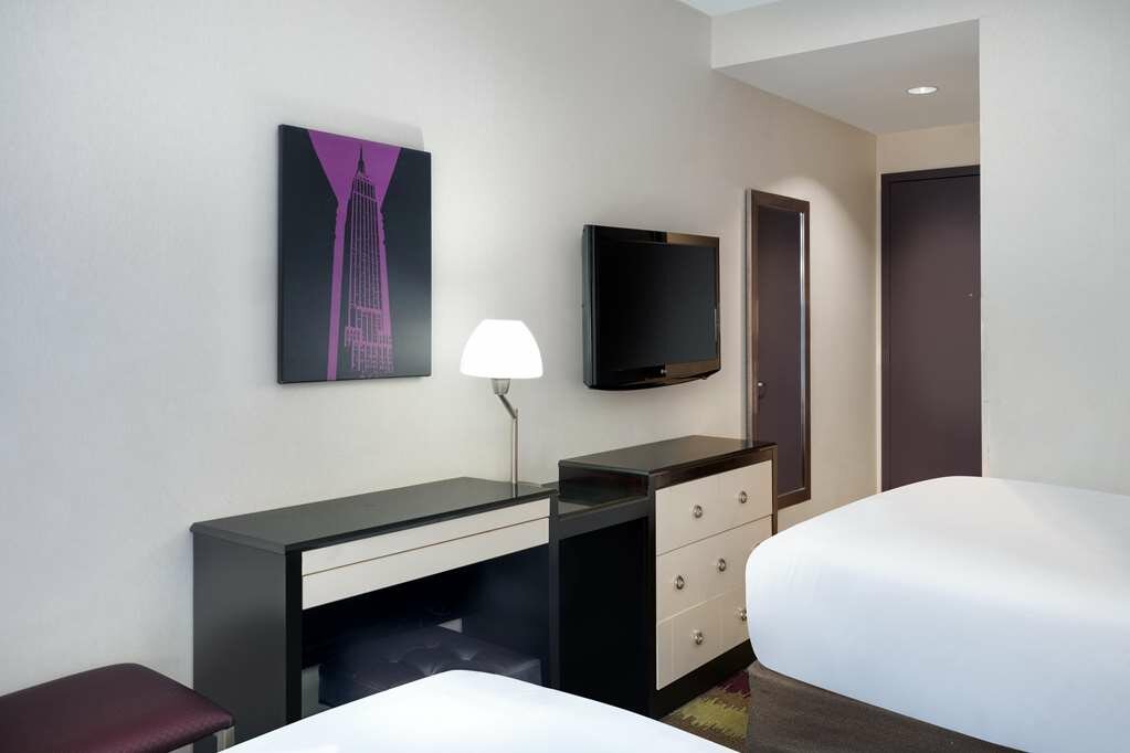 Фото Best Western Premier Herald Square