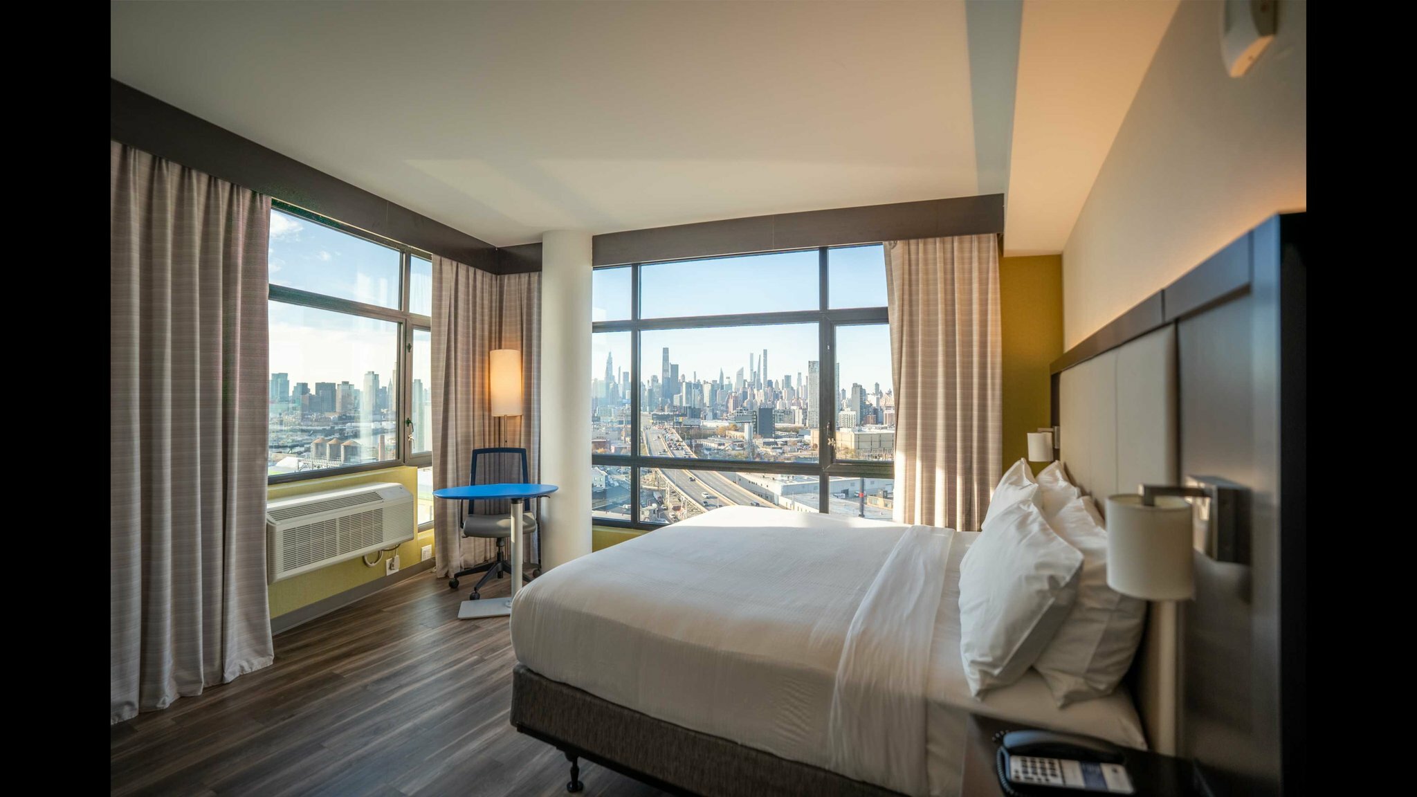 Фото Holiday Inn Express Long Island City E New York	