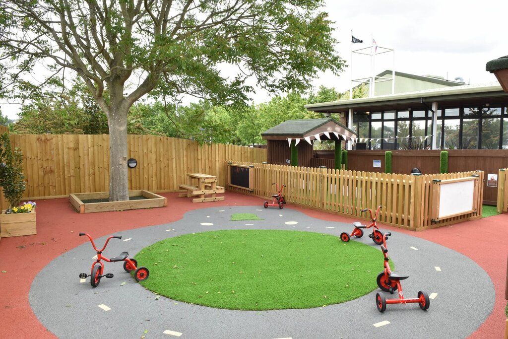 School Bright Horizons Raynes Park Bushey Road Day Nursery and Preschool, London, photo