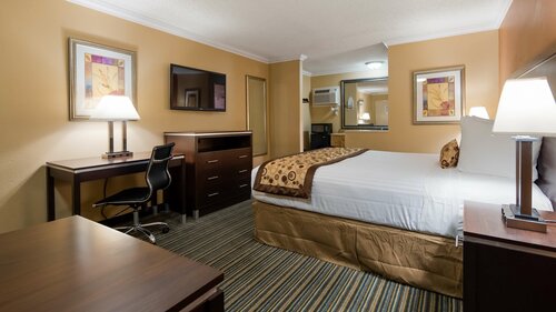 Гостиница Best Western Courtesy Inn - Anaheim Park Hotel в Анахайме