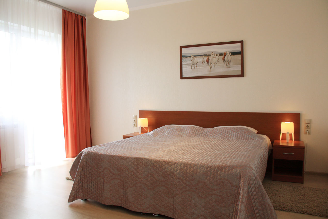 Фото Август