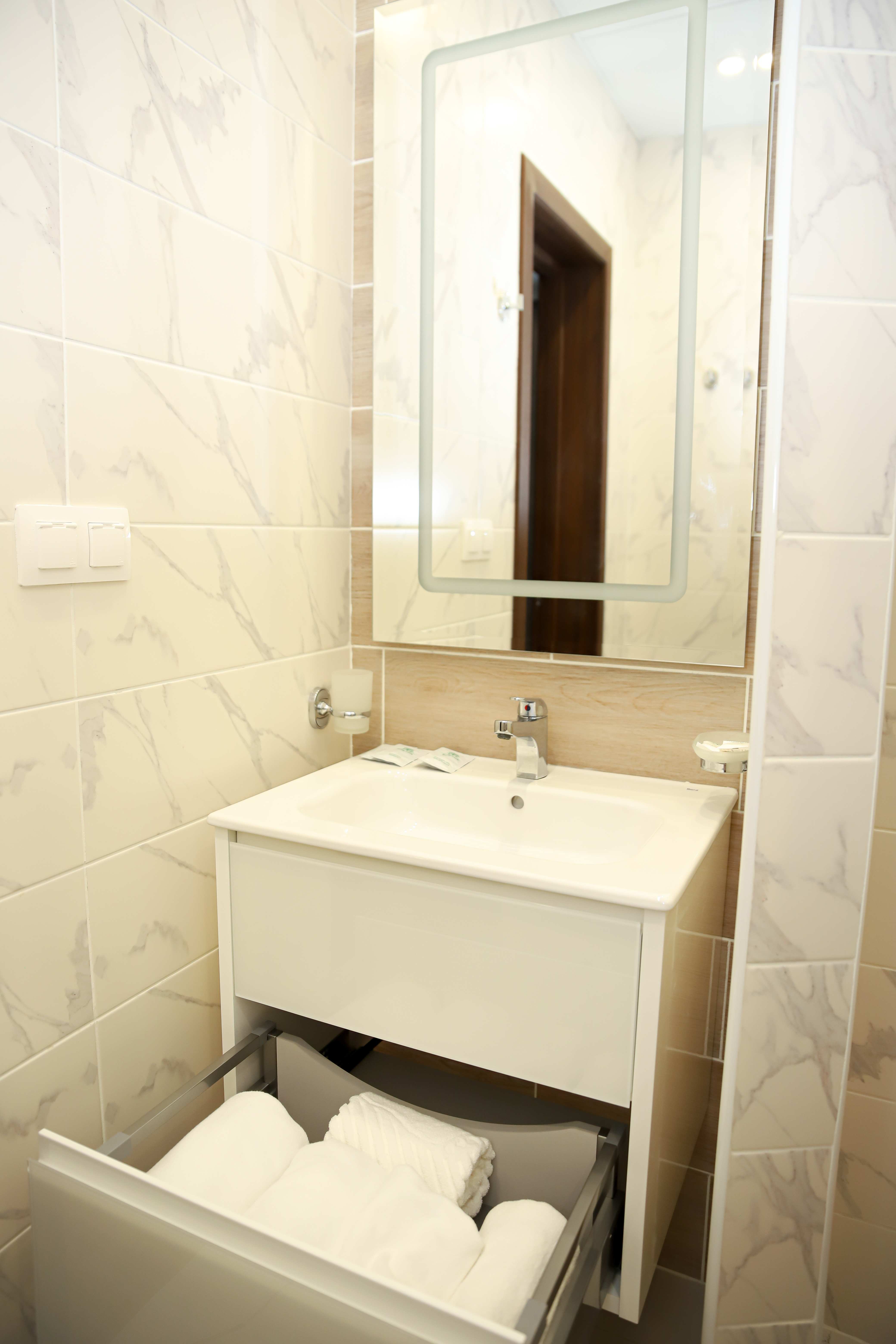 Фото Этилия