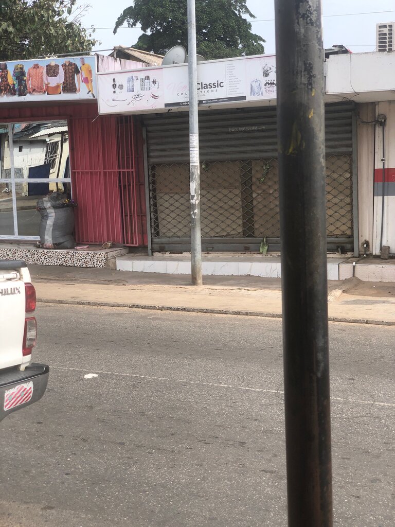 Clothing store Vees Classic Collection, Accra, photo