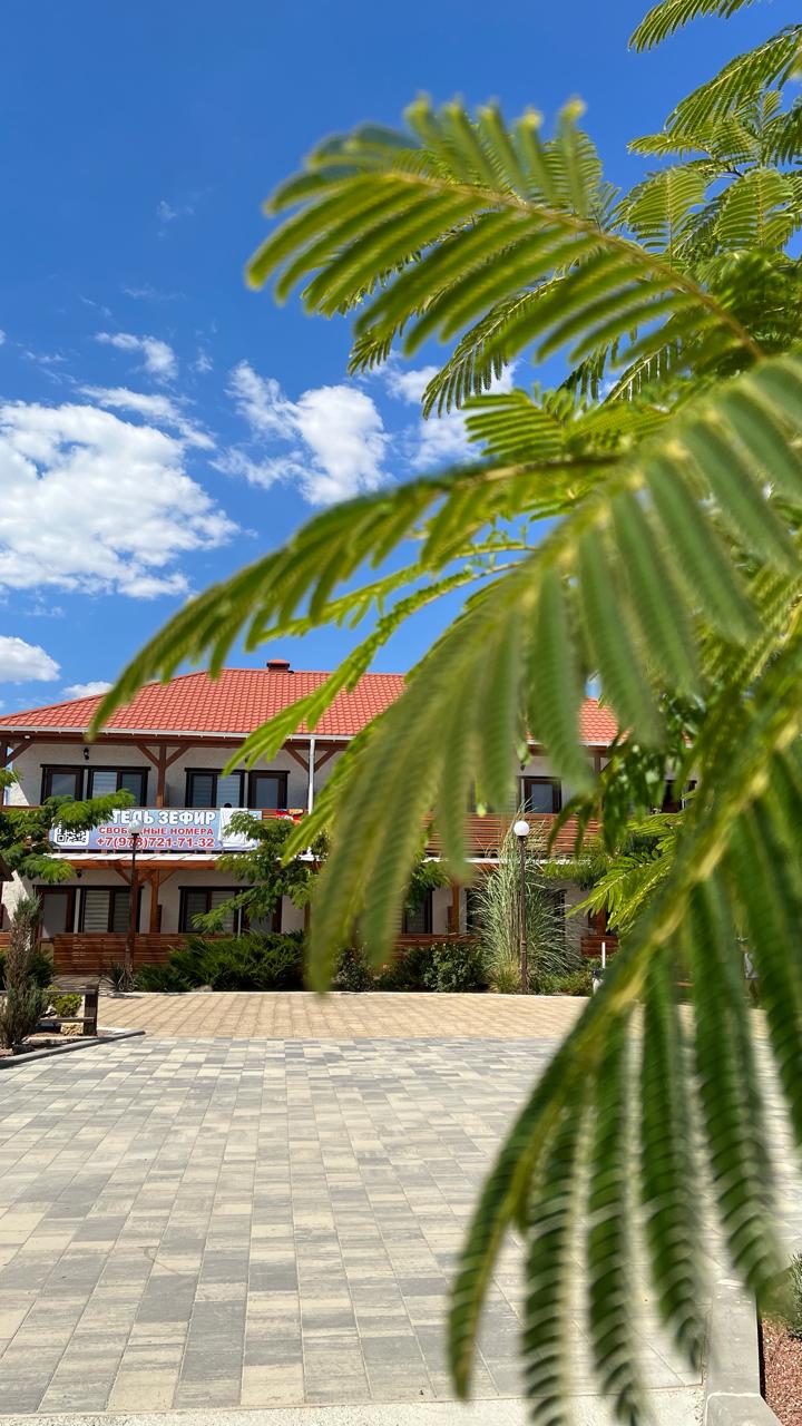 Фото отеля 2