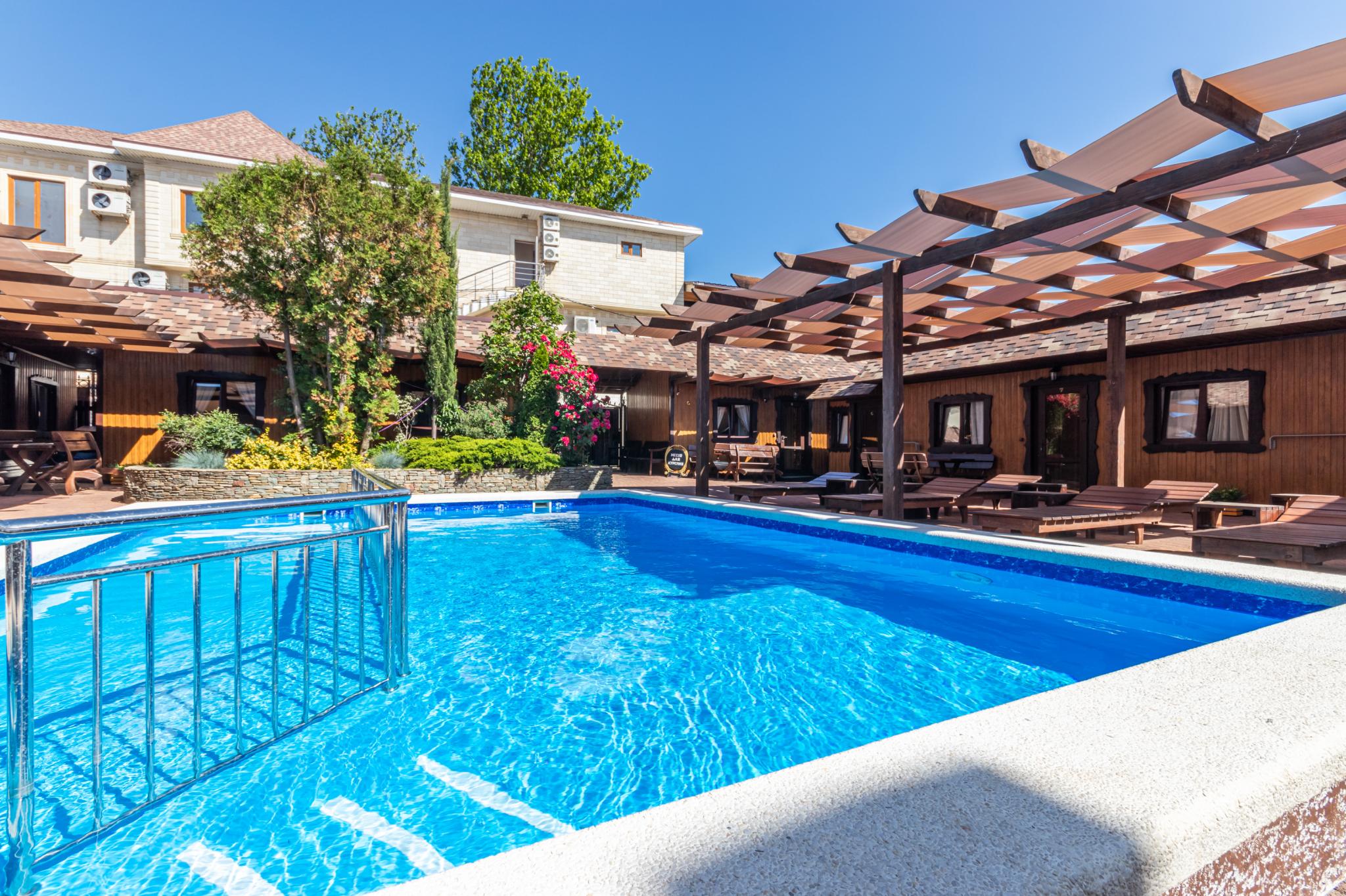 Фото отеля 2