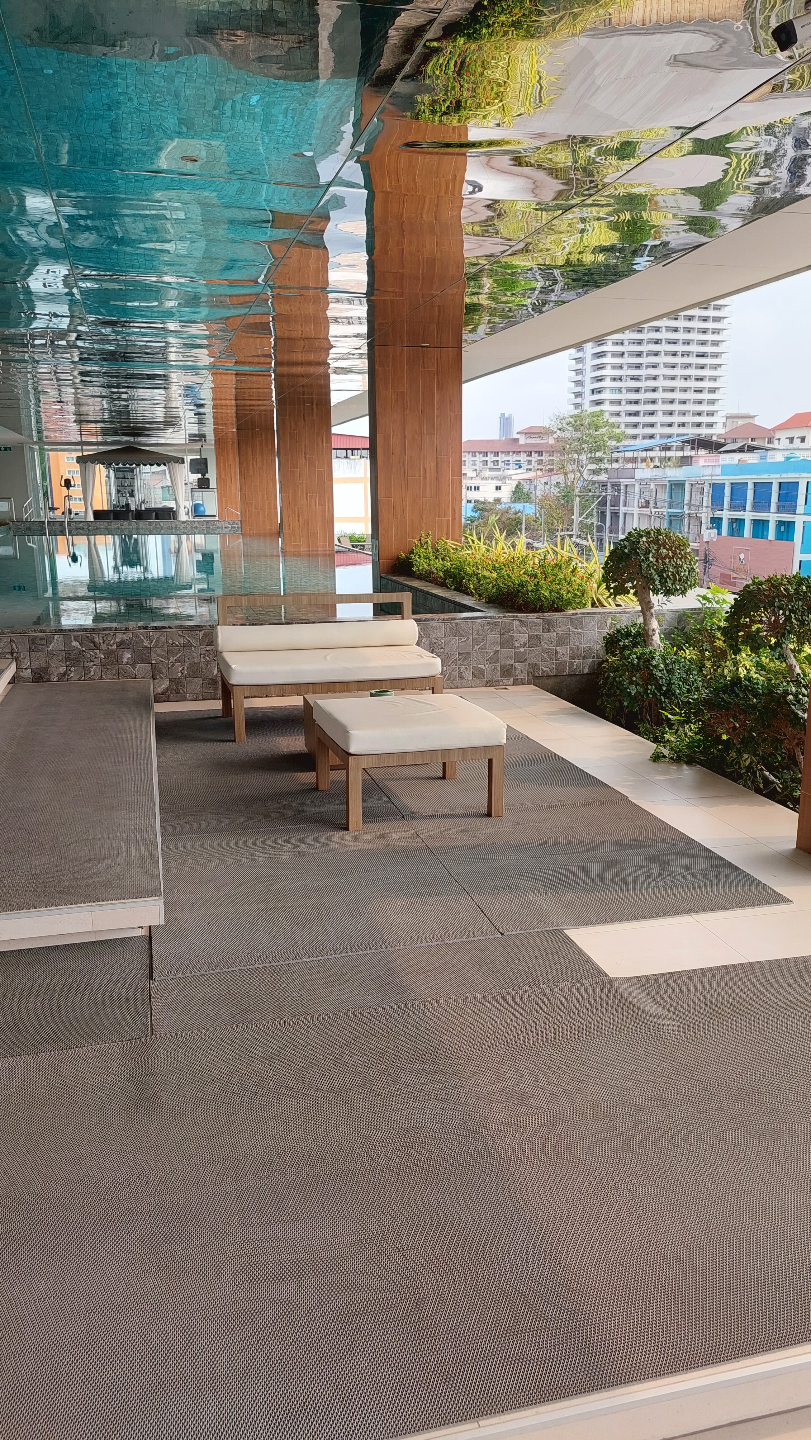 Фото Shambhala Hotel Pattaya