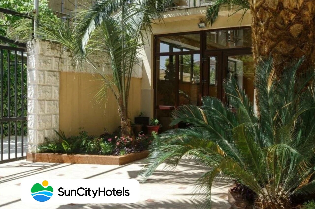 Фото отеля 1