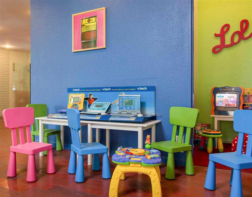 Фото Ibis Styles Bordeaux Gare Saint Jean