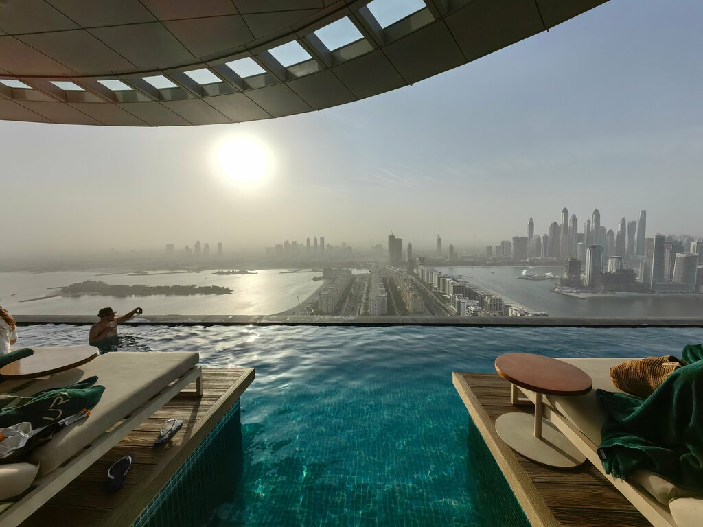 Swimming pool Aura Sky Pool, Dubai, photo