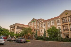 Гостиница Peermont Mondior