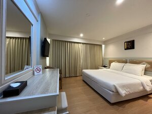Гостиница Dhevaraj Hotel