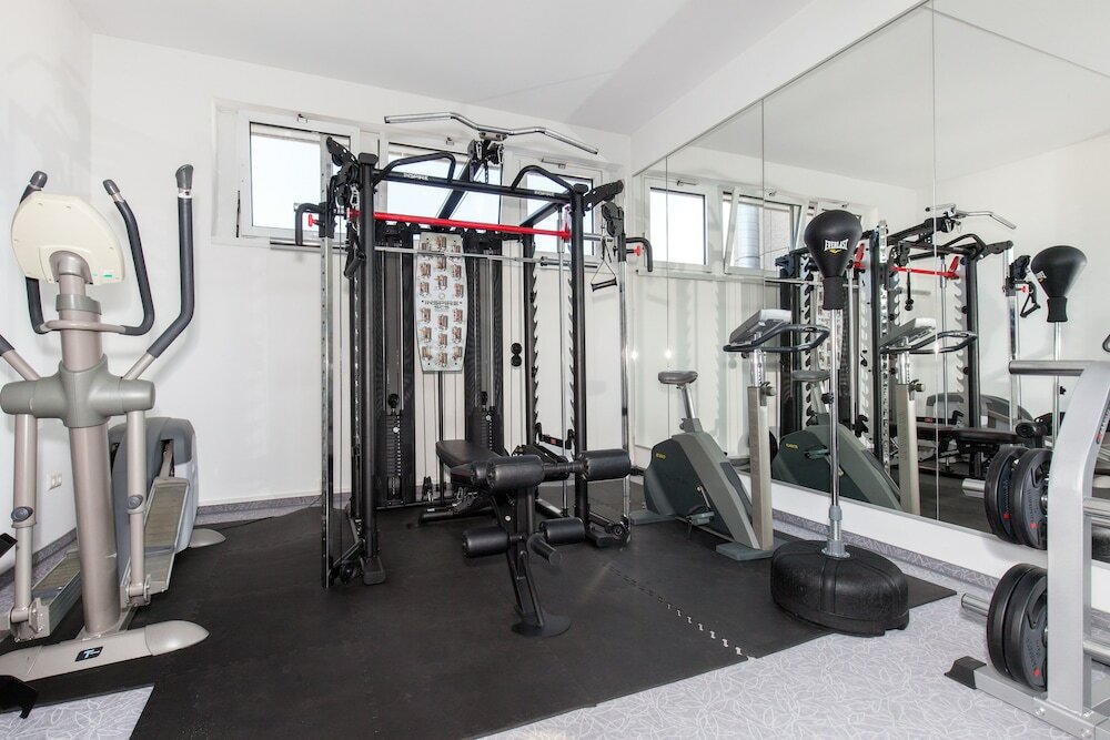 Фото Paragon Apartments