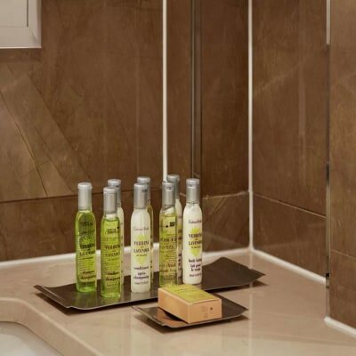 Фото DoubleTree by Hilton London - West End