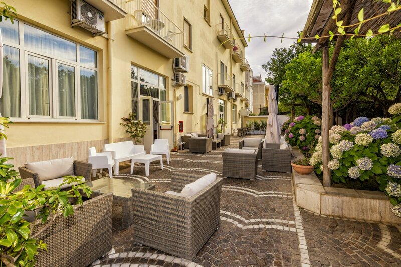 Гостиница Sisters Hostel