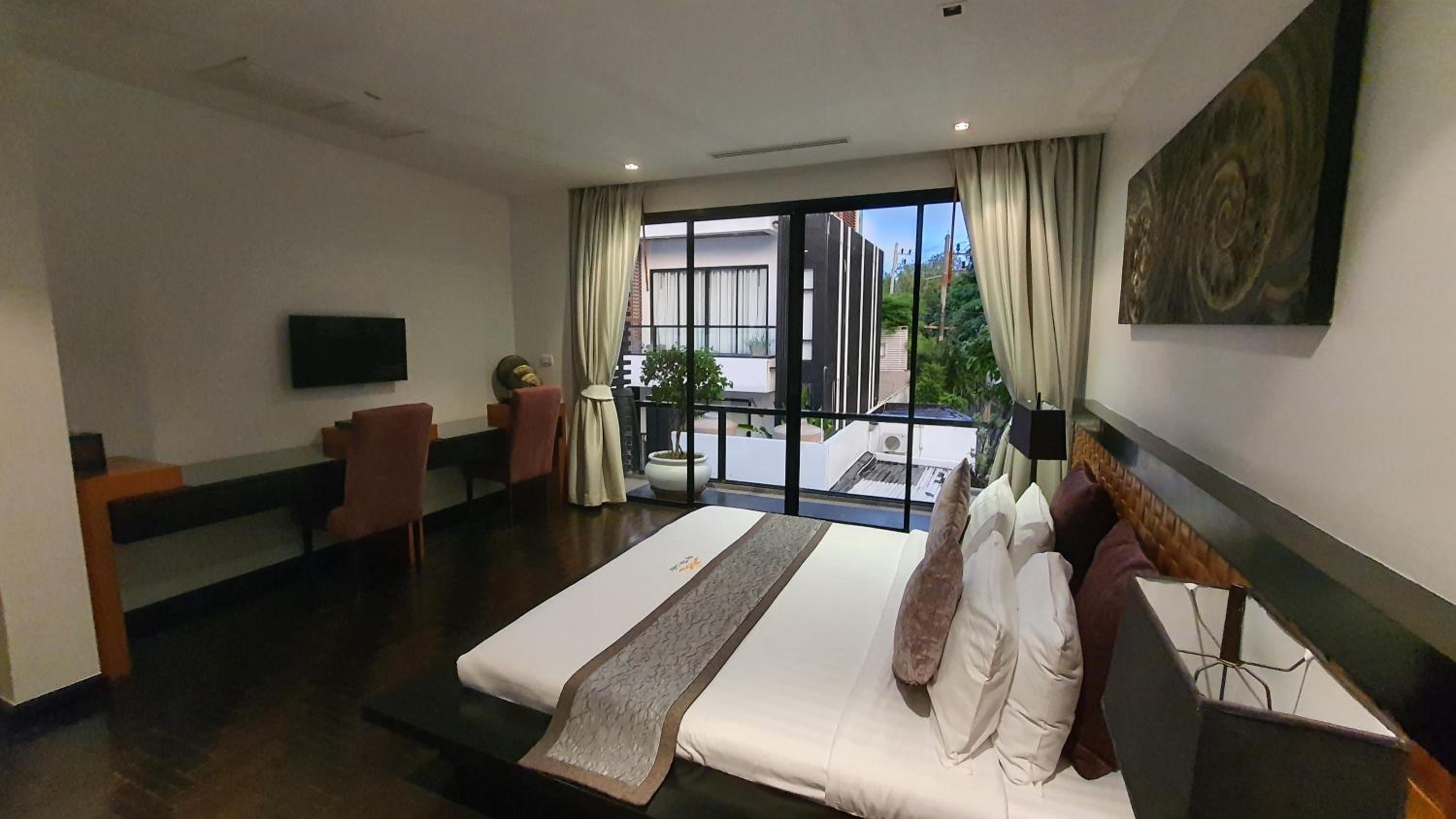 Фото By The Lake 