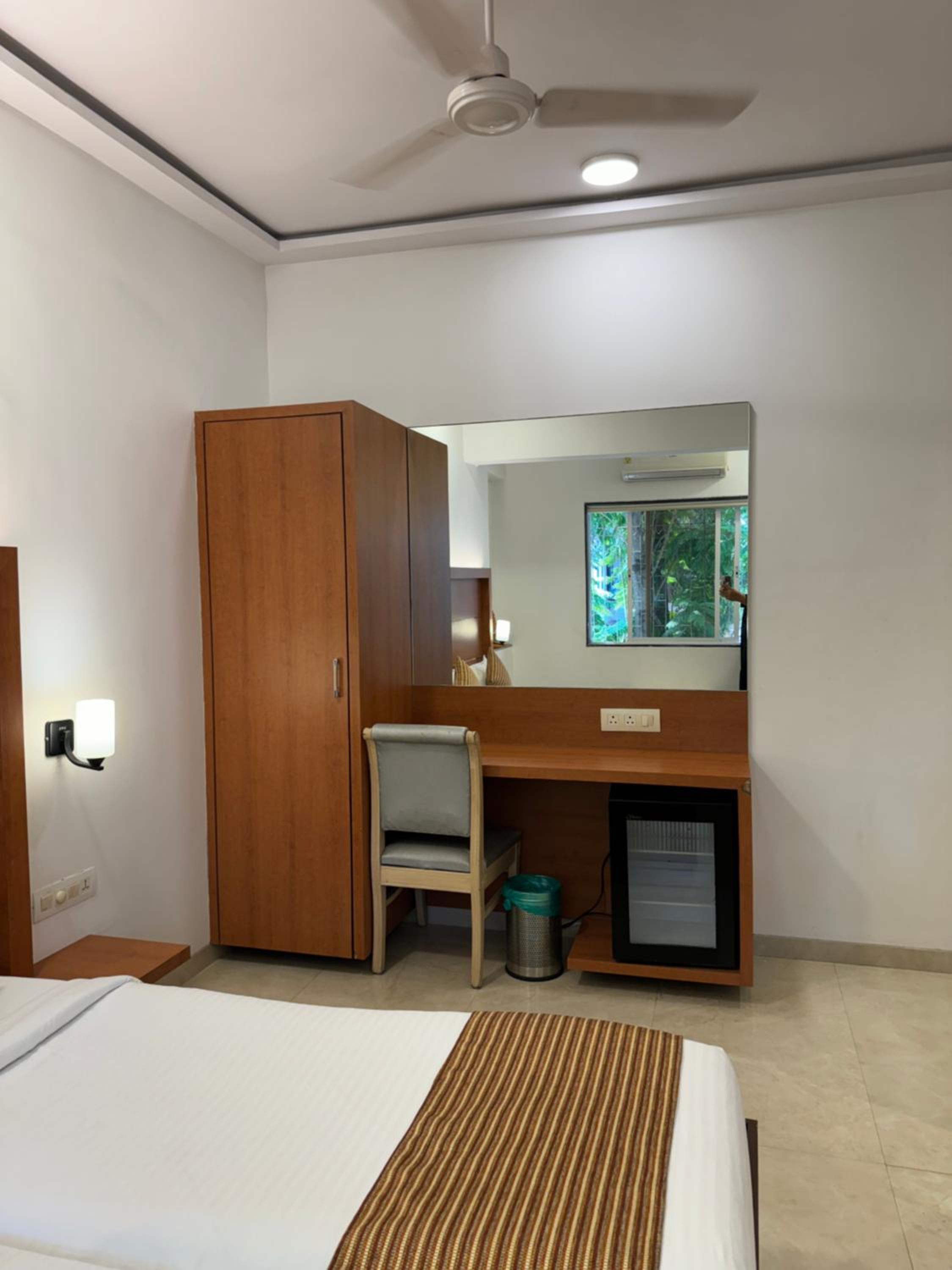 Фото Zuzu Galaxy Annex Hotel