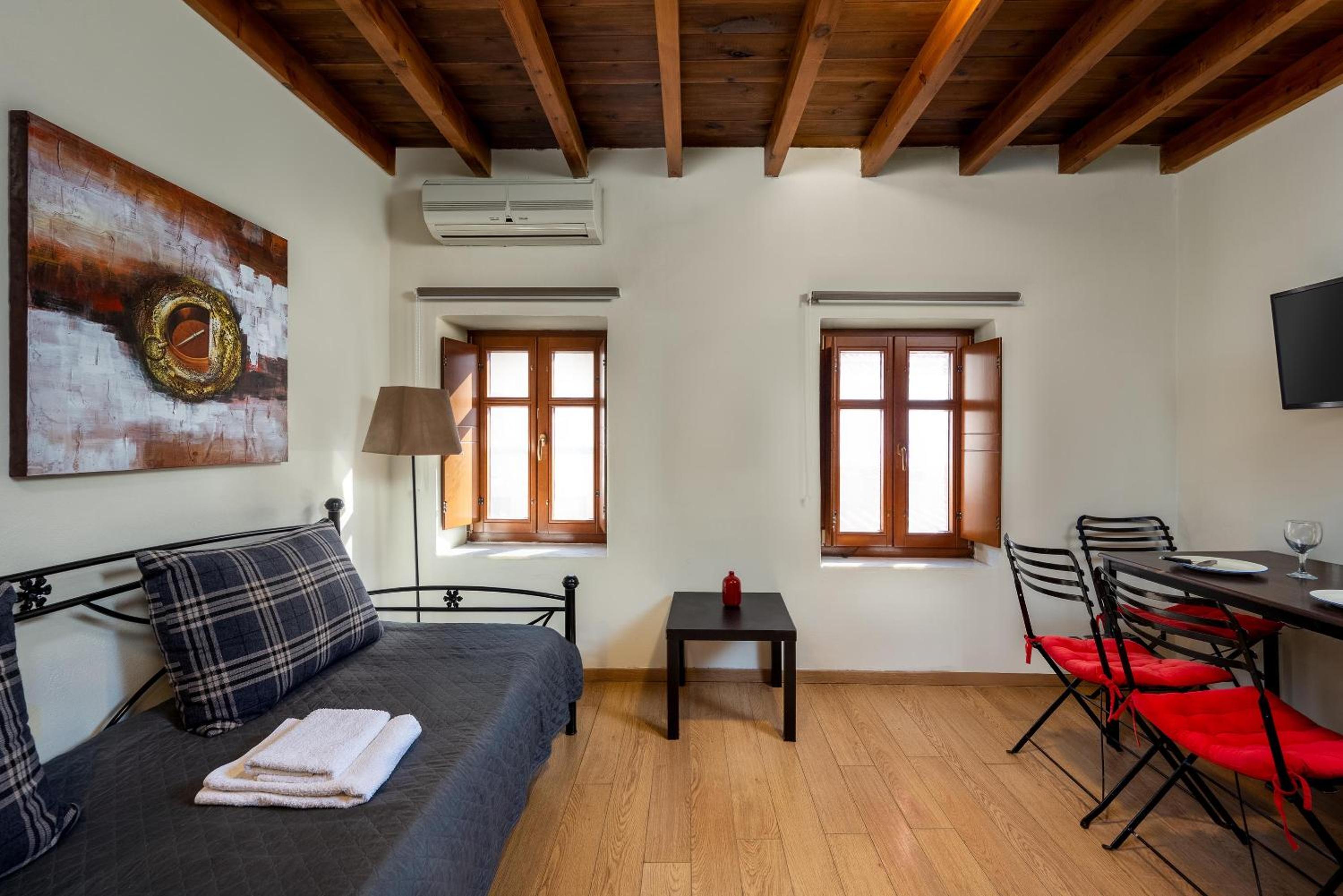 Фото 3 Charites Old Town