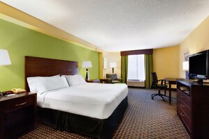 Holiday Inn & Suites Daytona Beach On The Ocean (930 North Atlantic Avenue Daytona Beach, Florida 32118 United States), hotel