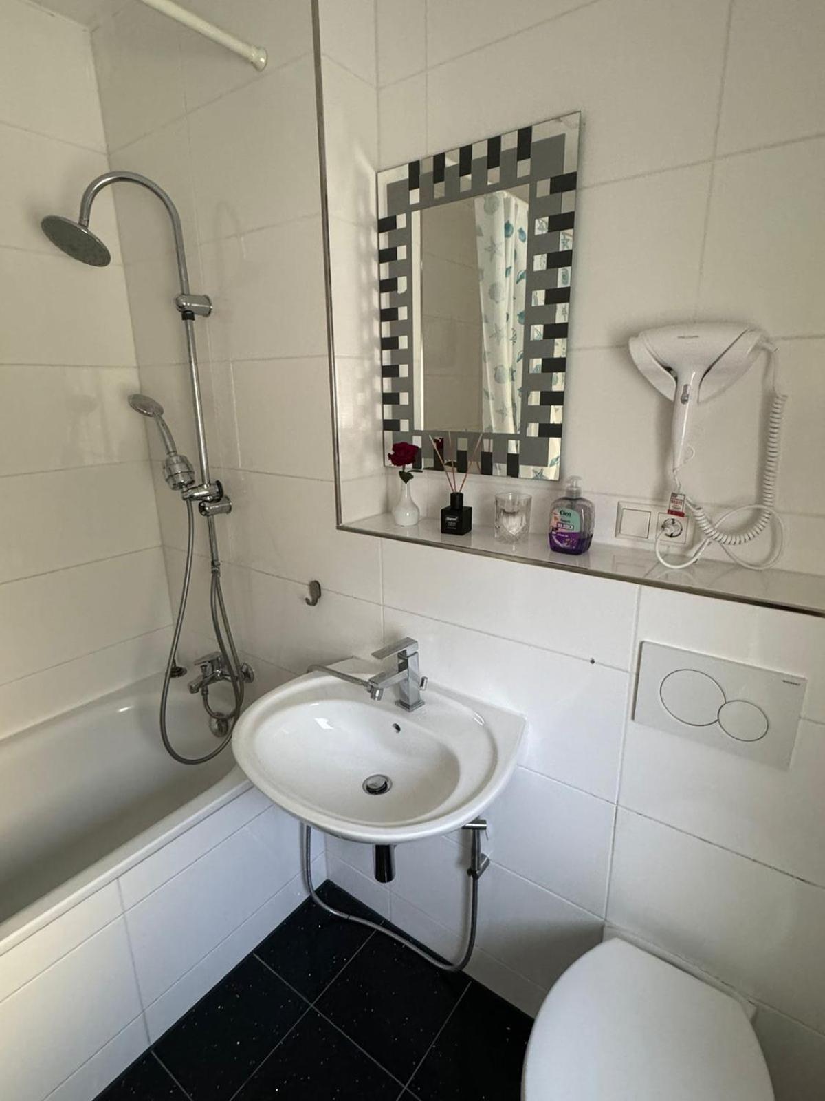 Фото Sahara Falcon