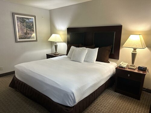 Гостиница Shilo Inn Suites Hotel - Portland Airport